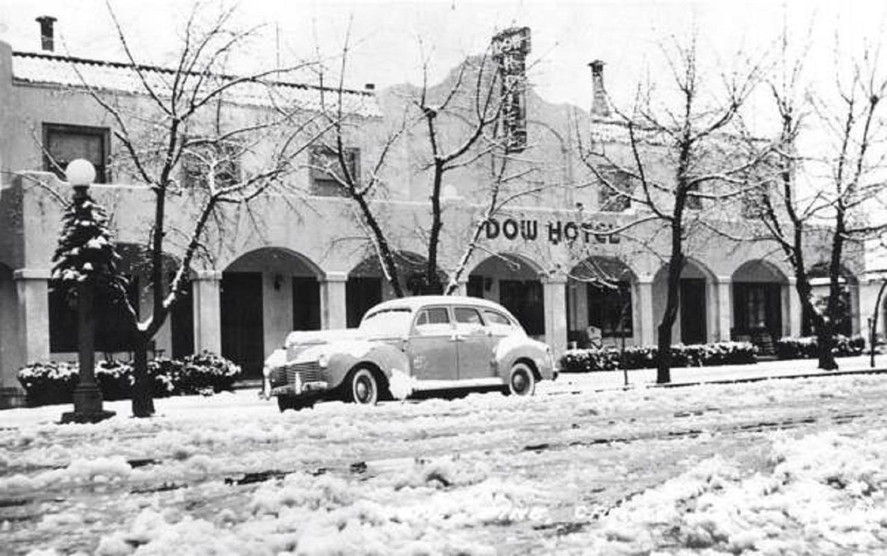 לון פיין Historic Dow Hotel מראה חיצוני תמונה